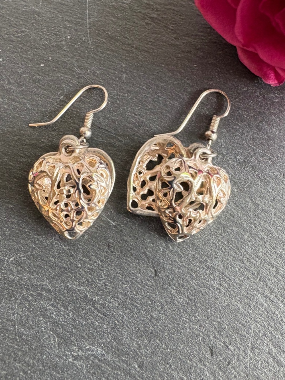 Vintage 80s Silver 3-D Puffy Heart Cage Lattice Filigree Dangle Earrings